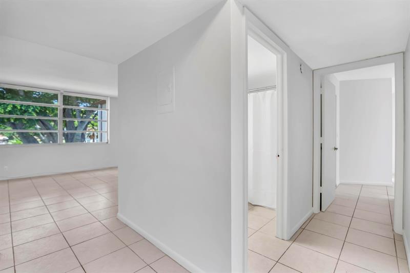 Image 16 of 40 For 17 Willowbrook Ln  204