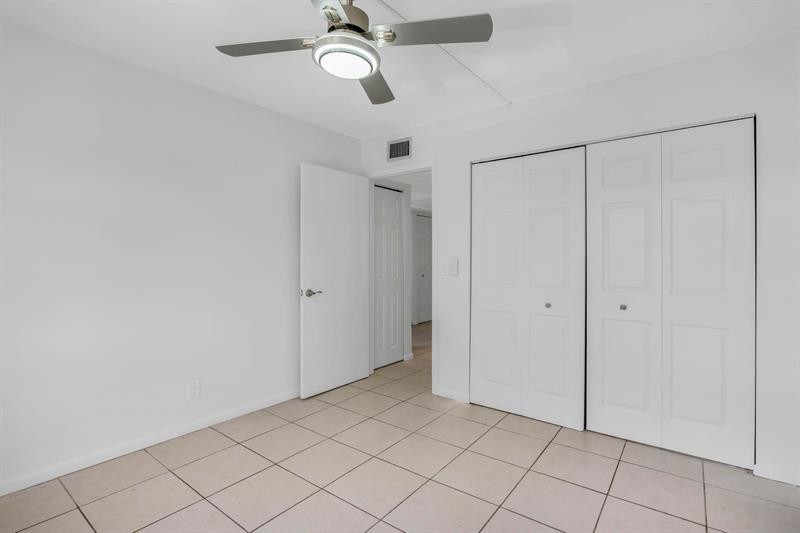 Image 19 of 40 For 17 Willowbrook Ln  204