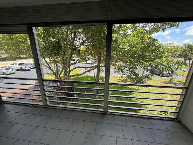 Image 7 of 9 For 4990 Sabal Palm Blvd  202
