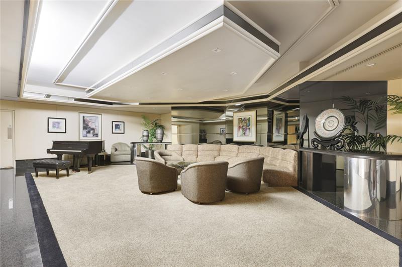 Image 23 of 37 For 20191 Country Club Dr  510