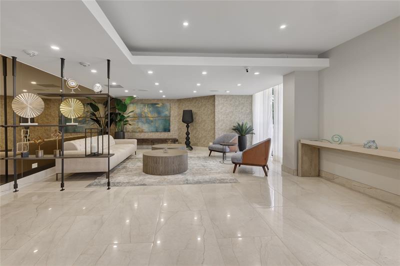 Image 28 of 37 For 20191 Country Club Dr  510