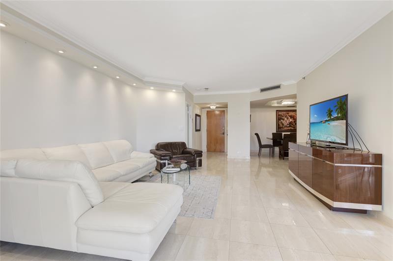 Image 9 of 37 For 20191 Country Club Dr  510