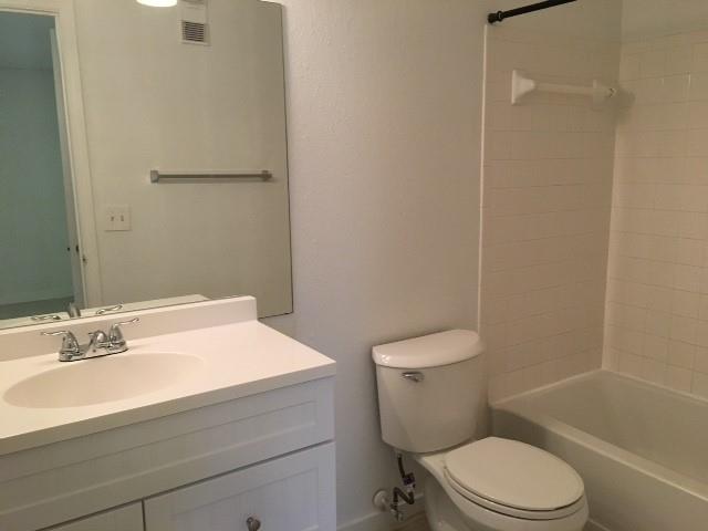 Image 10 of 11 For 3310 Pinewalk Dr N  1822