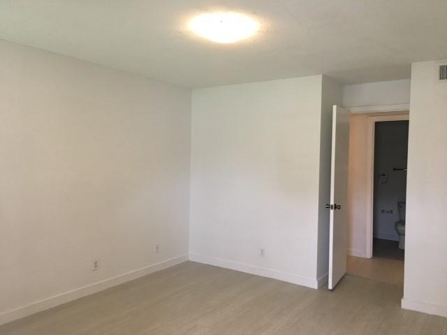 Image 9 of 11 For 3310 Pinewalk Dr N  1822