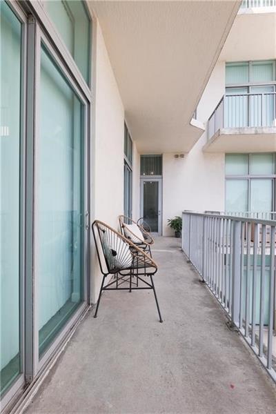 Image 24 of 29 For 2100 Van Buren St  308