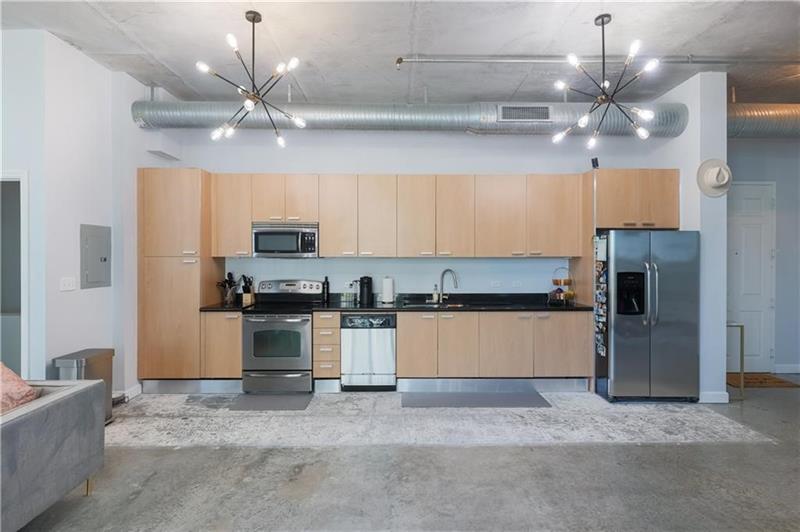 Image 7 of 29 For 2100 Van Buren St  308