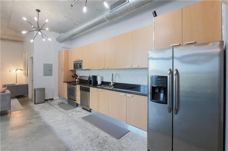 Image 8 of 29 For 2100 Van Buren St  308
