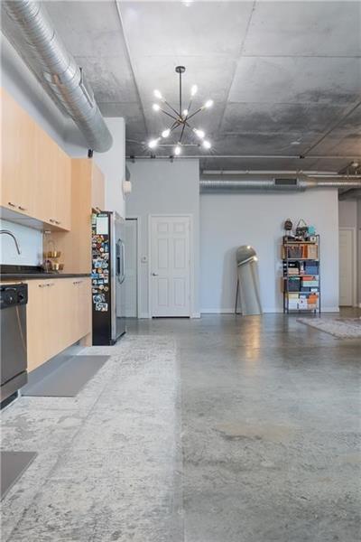 Image 9 of 29 For 2100 Van Buren St  308