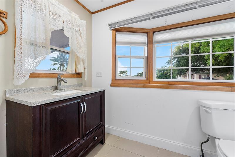 Image 11 of 23 For 2710 Marina Dr