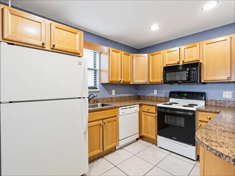 Image 4 of 23 For 2678 99th Ave