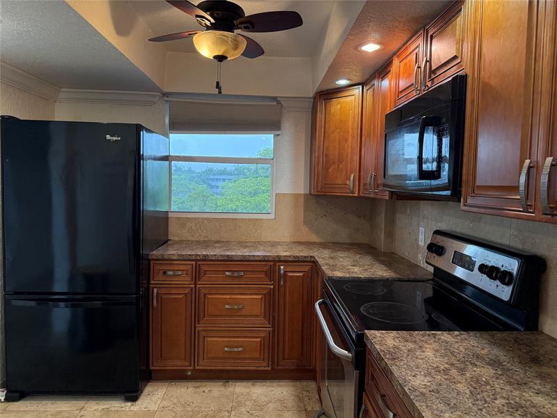 Details for 109 Royal Park Dr, Oakland Park, FL 33309
