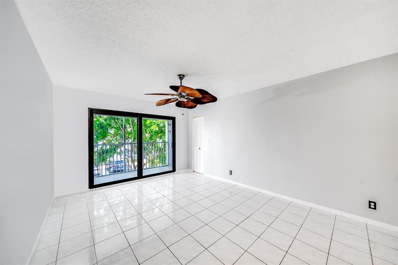 Image 11 of 36 For 150 Cypress Club Dr  528
