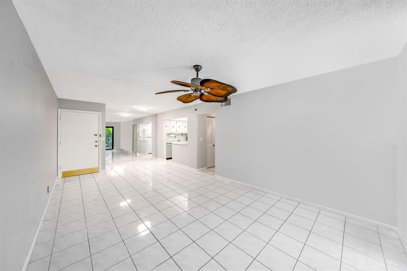 Image 13 of 36 For 150 Cypress Club Dr  528