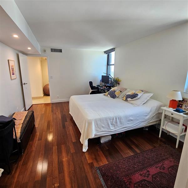 Image 11 of 28 For 2625 Collins Ave  1408