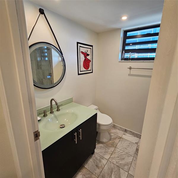 Image 19 of 28 For 2625 Collins Ave  1408