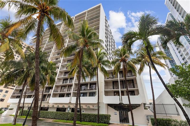 Image 2 of 28 For 2625 Collins Ave  1408