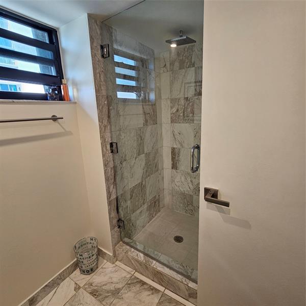 Image 20 of 28 For 2625 Collins Ave  1408