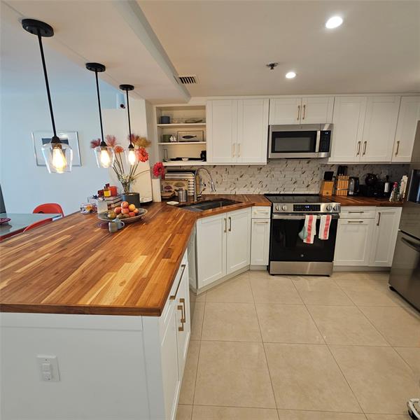 Image 9 of 28 For 2625 Collins Ave  1408