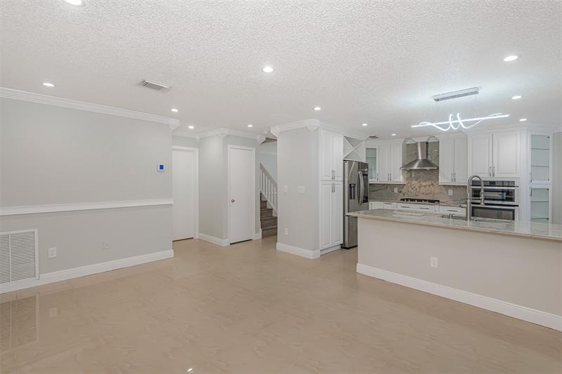 Image 11 of 37 For 1040 191st Ave