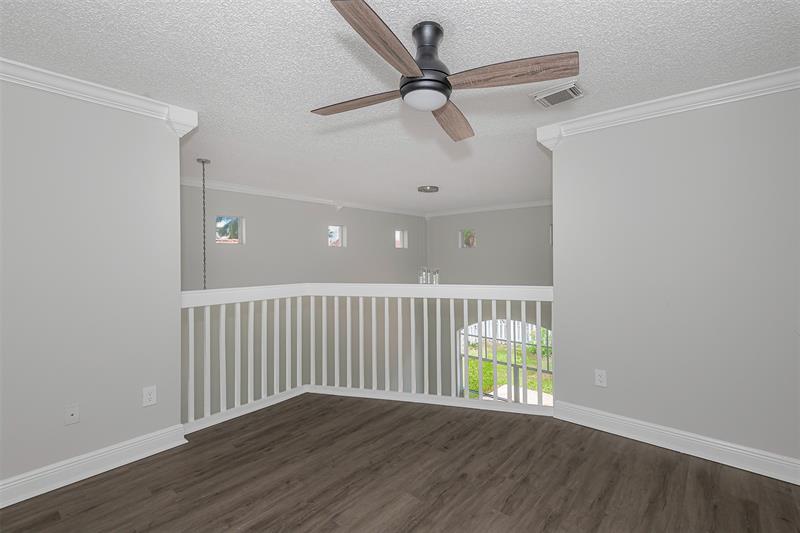 Image 21 of 37 For 1040 191st Ave