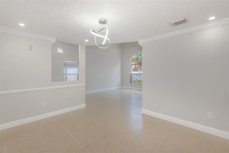 Image 8 of 37 For 1040 191st Ave