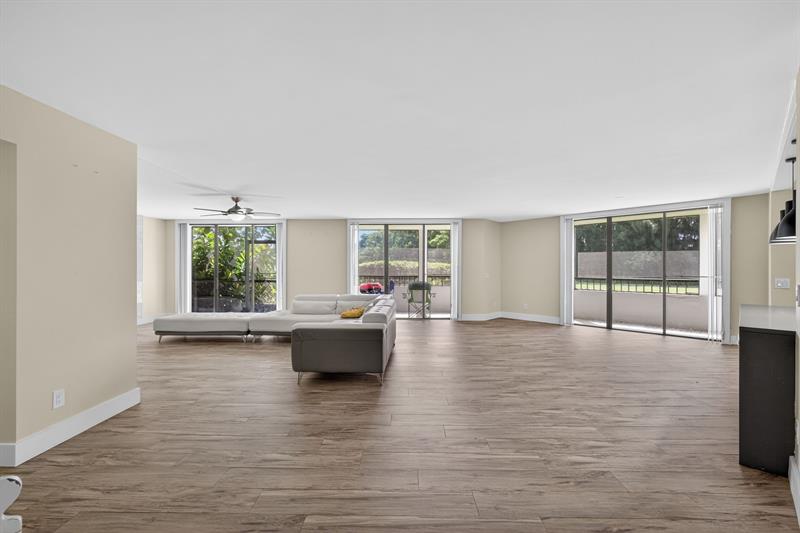 Image 23 of 60 For 4770 Fountains Dr  104