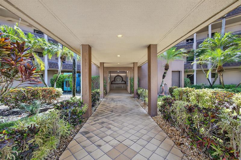 Image 6 of 60 For 4770 Fountains Dr  104