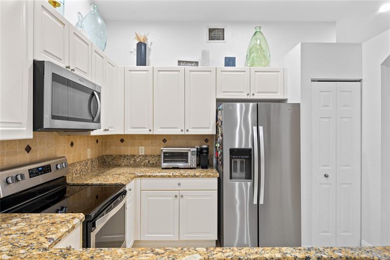Image 10 of 39 For 243 Coral Trace Ln