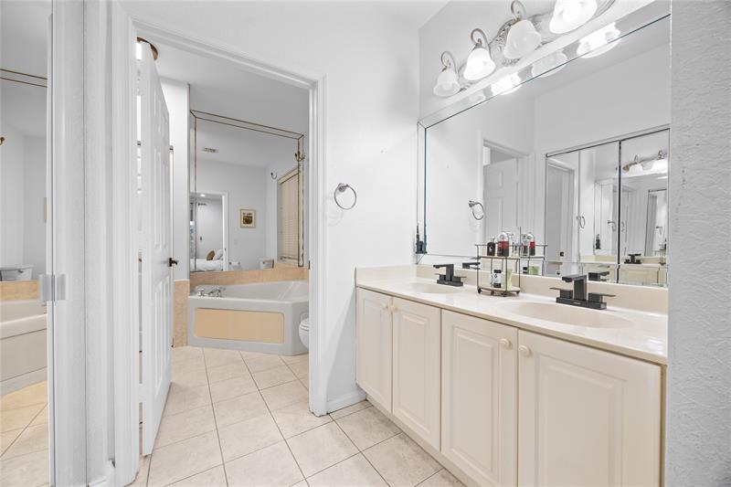 Image 13 of 39 For 243 Coral Trace Ln