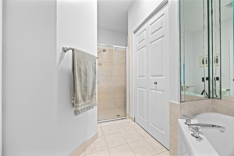 Image 19 of 39 For 243 Coral Trace Ln