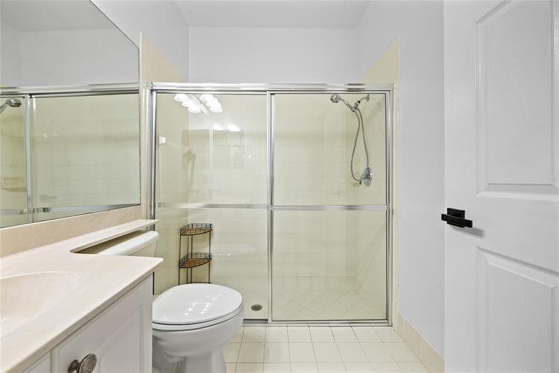 Image 21 of 39 For 243 Coral Trace Ln