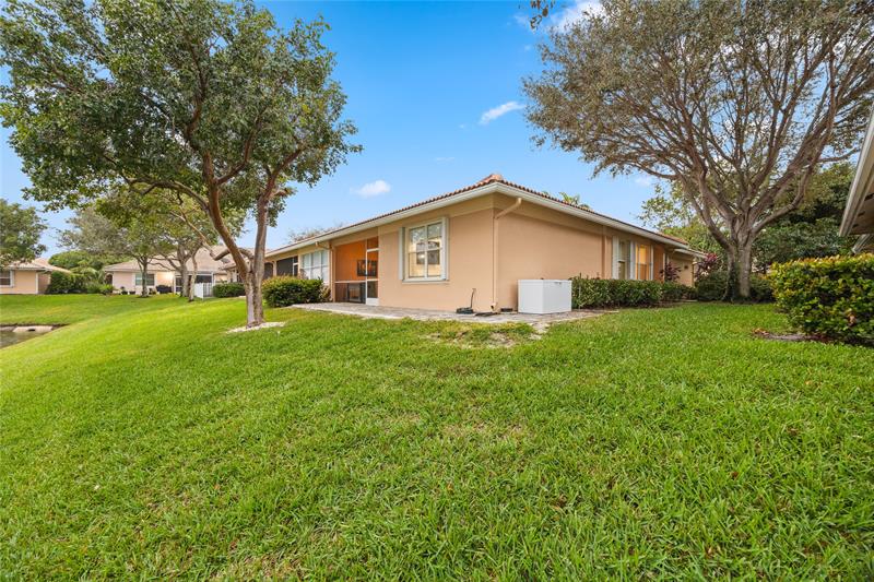 Image 26 of 39 For 243 Coral Trace Ln