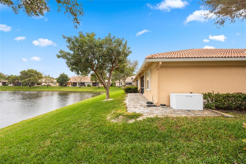 Image 27 of 39 For 243 Coral Trace Ln