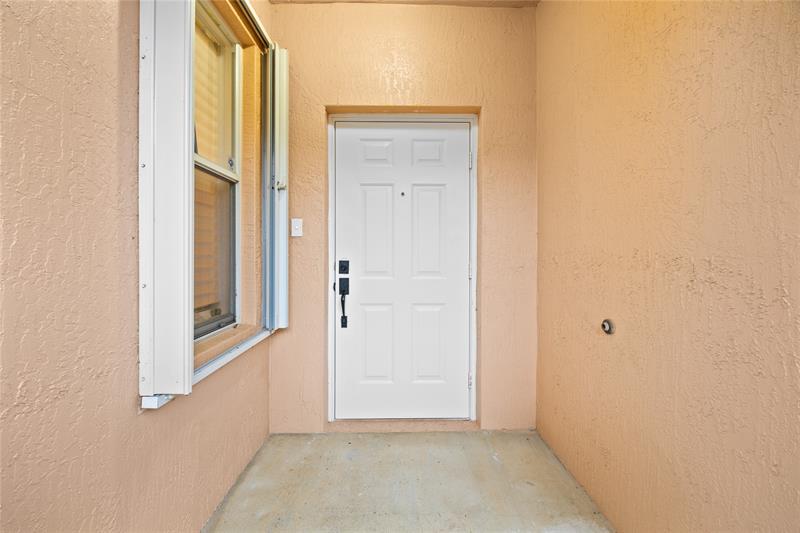 Image 3 of 39 For 243 Coral Trace Ln