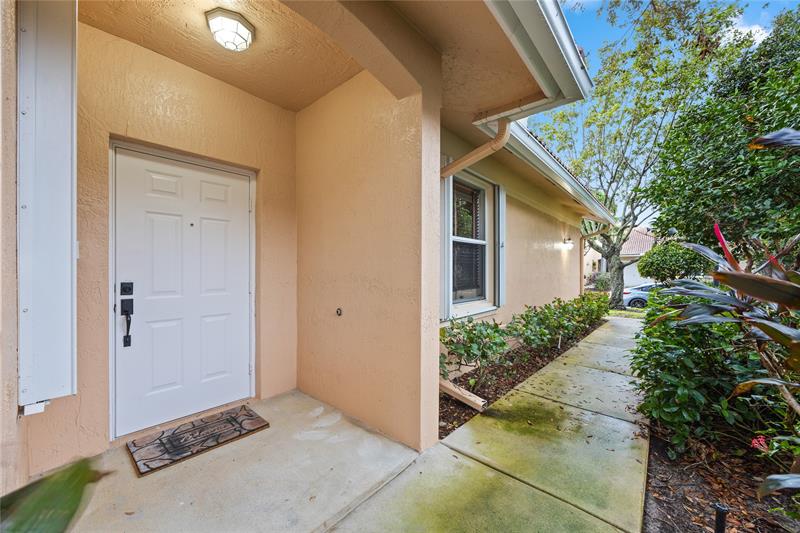 Image 4 of 39 For 243 Coral Trace Ln
