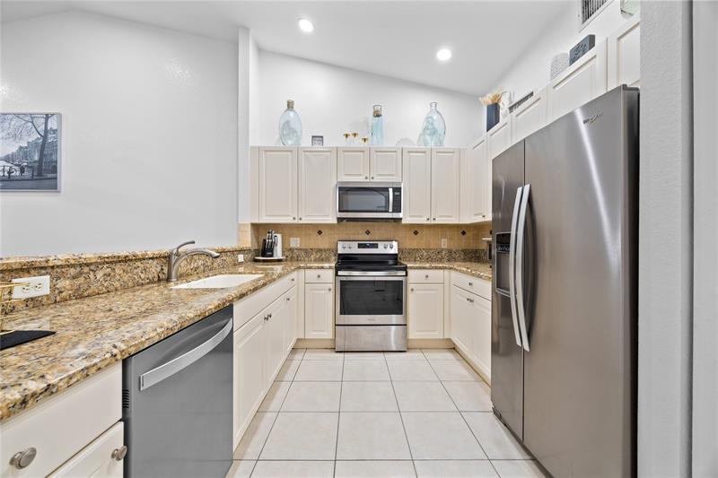Image 9 of 39 For 243 Coral Trace Ln