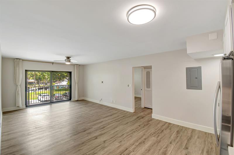 Image 10 of 41 For 1000 River Reach Dr  209