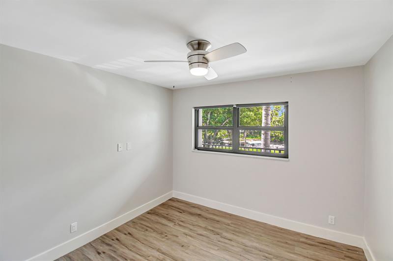 Image 20 of 41 For 1000 River Reach Dr  209