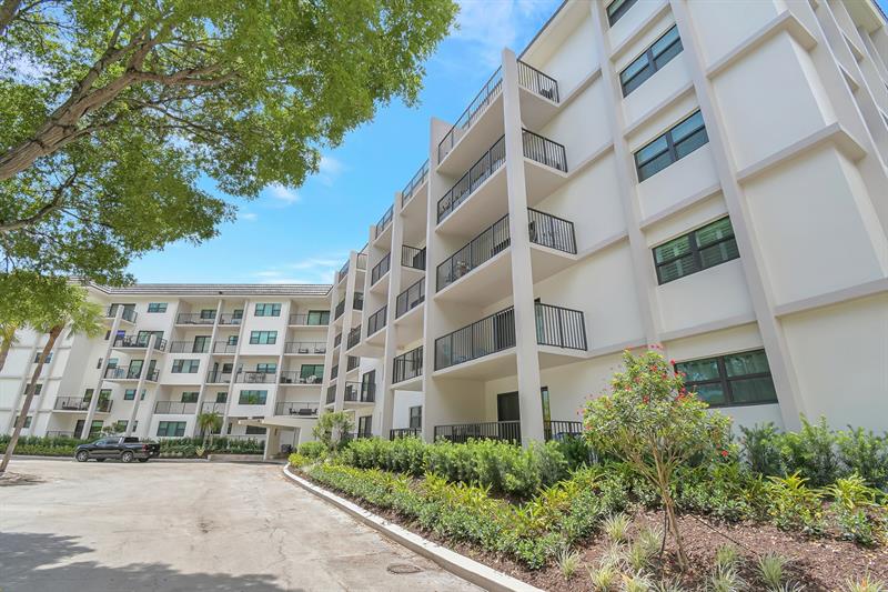 Image 3 of 41 For 1000 River Reach Dr  209