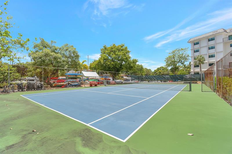 Image 37 of 41 For 1000 River Reach Dr  209