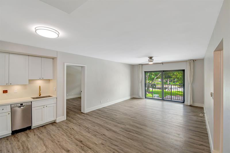 Image 7 of 41 For 1000 River Reach Dr  209