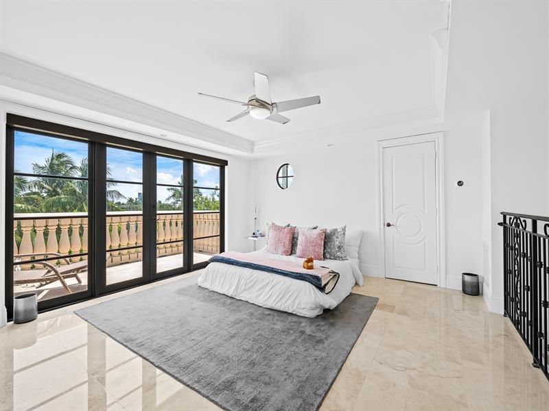 Image 15 of 49 For 500 Flamingo Dr