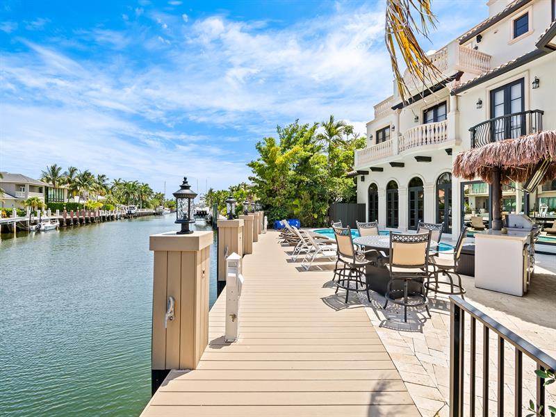 Image 16 of 49 For 500 Flamingo Dr