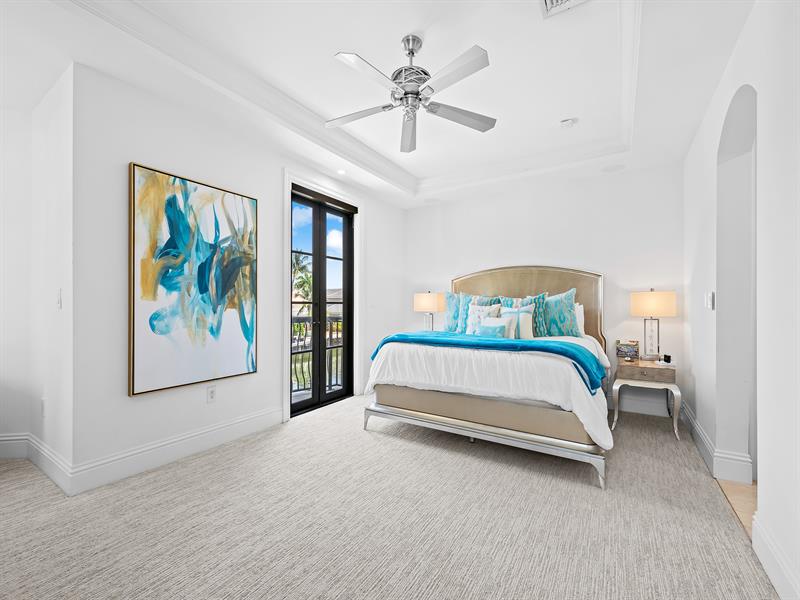 Image 19 of 49 For 500 Flamingo Dr