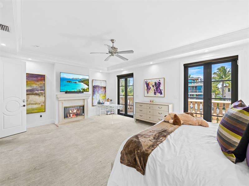 Image 26 of 49 For 500 Flamingo Dr