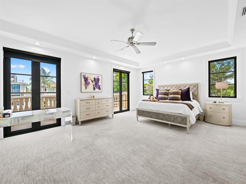 Image 33 of 49 For 500 Flamingo Dr