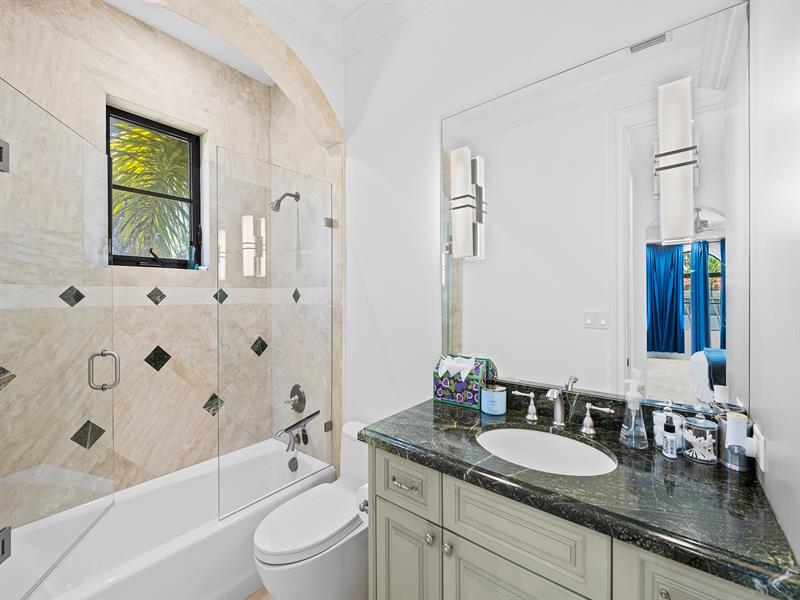 Image 46 of 49 For 500 Flamingo Dr