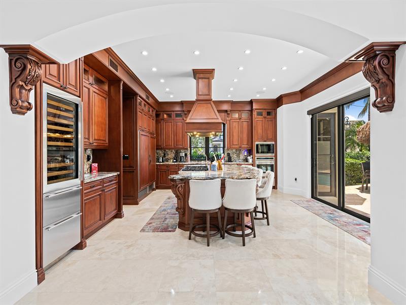 Image 8 of 49 For 500 Flamingo Dr