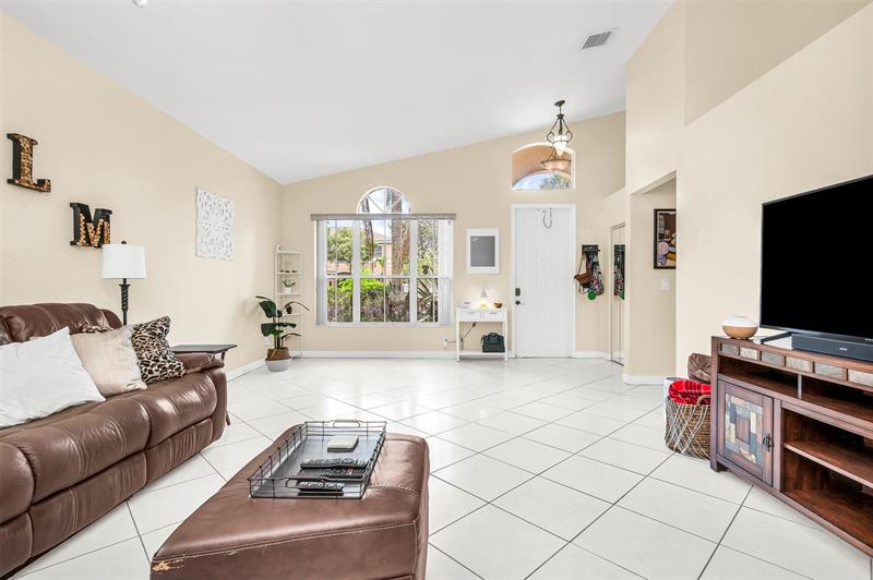 Image 13 of 45 For 6542 Spring Meadow Dr