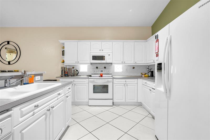 Image 24 of 45 For 6542 Spring Meadow Dr